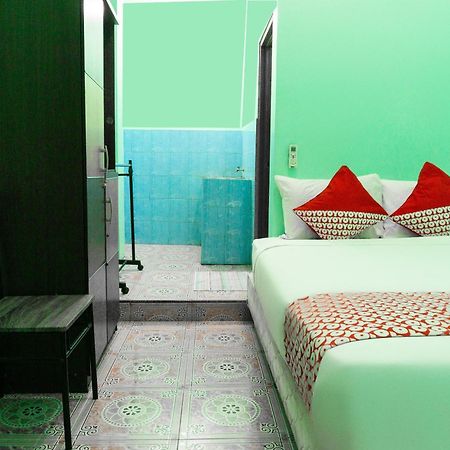 Oyo 3095 Semarapura Homestay Makasar Zewnętrze zdjęcie