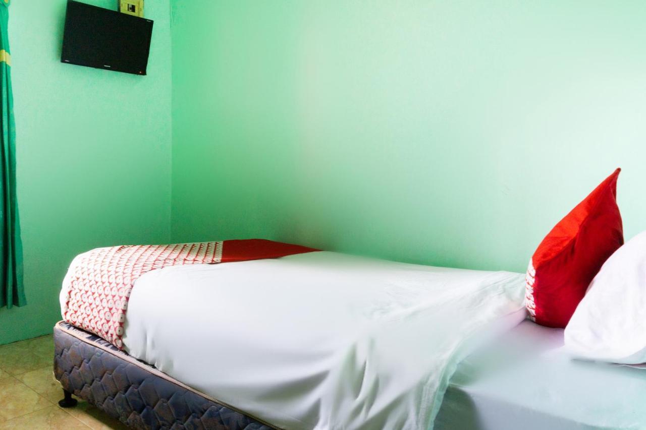 Oyo 3095 Semarapura Homestay Makasar Zewnętrze zdjęcie