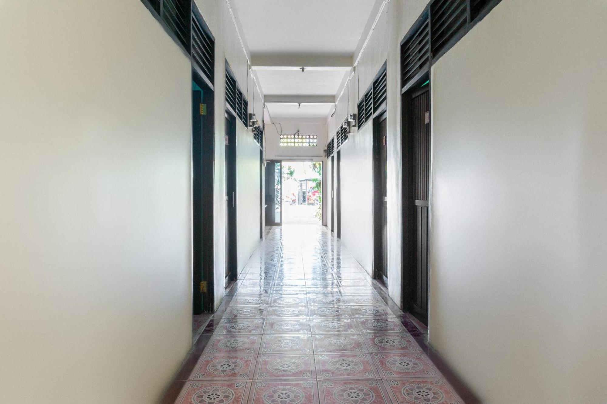 Oyo 3095 Semarapura Homestay Makasar Zewnętrze zdjęcie